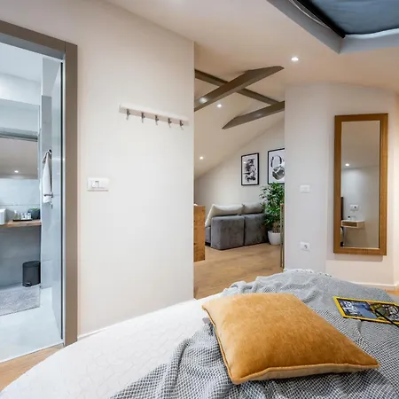 Luxe Mr.m * بولا